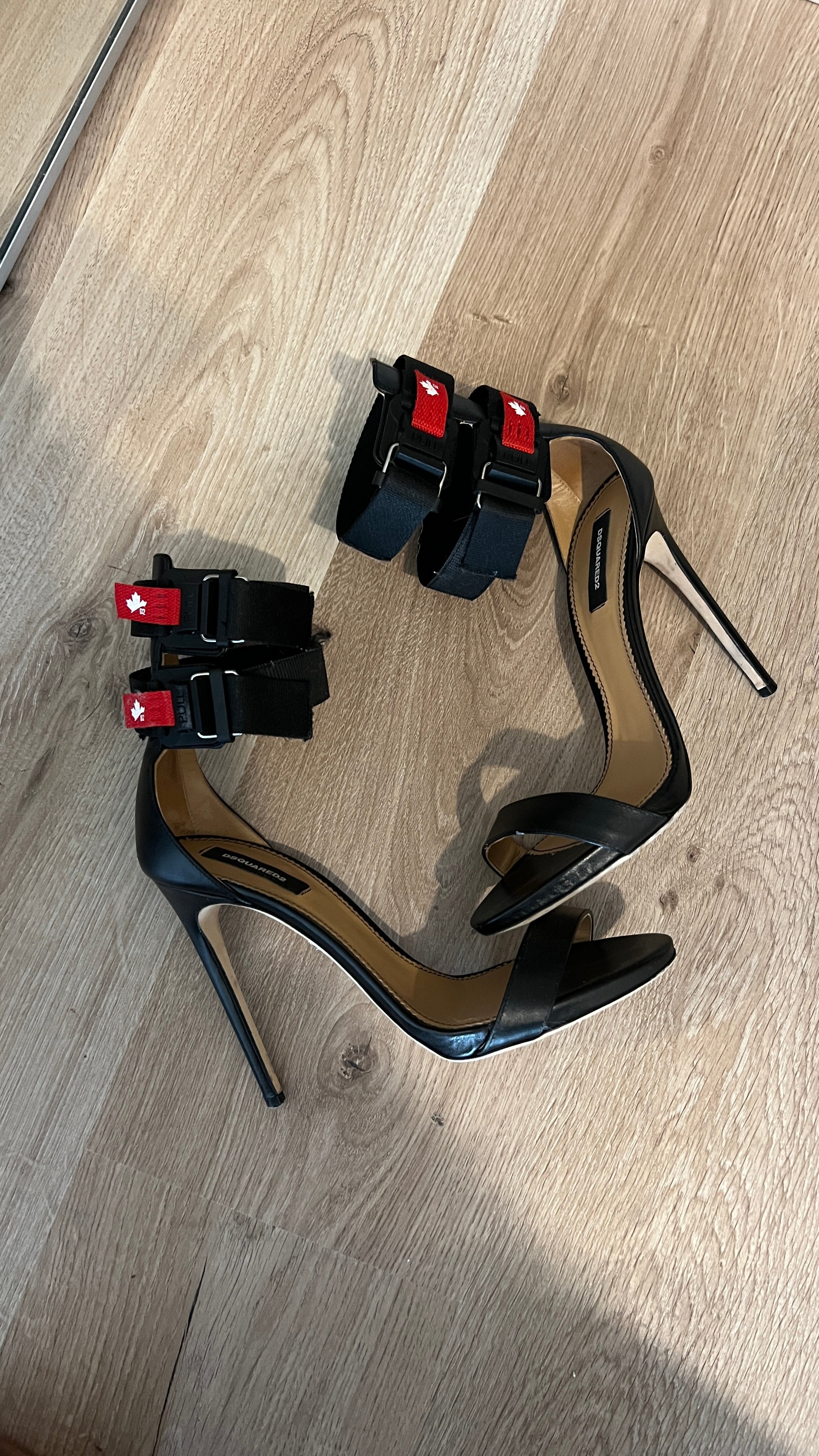 DSQUARED2 Double strap sandals - size 40 EU
