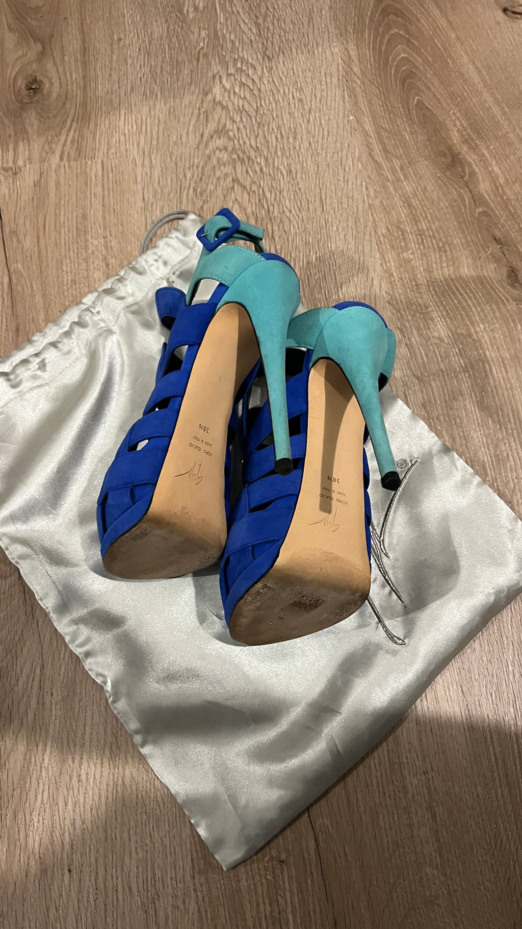 Giuseppe Zanotti Striking Two Tone Suede sandals - size 38 EU